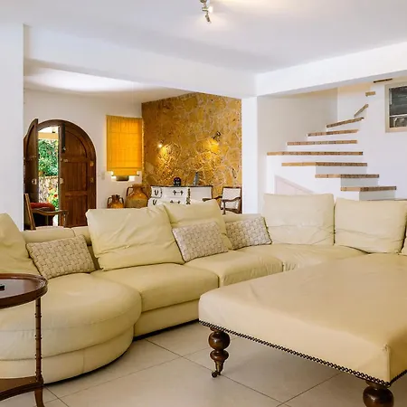 فيلة Fioraki